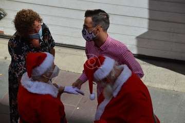 Presentación del proyecto 'Telde en Navidad' con presencia de Papá Noel y su esposa/TA.